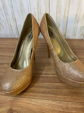 Charles Albert Rose Gold Glitter Platform Pump